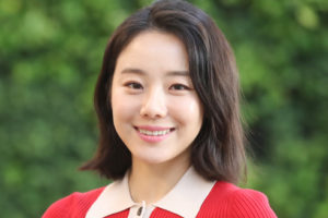 韓国女優イシオン