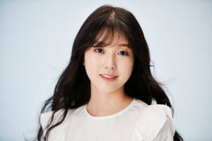 韓国女優コスジョン