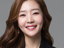韓国女優シンダウン
