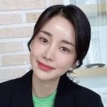韓国女優ユンジニ