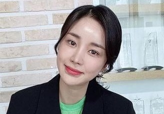 韓国女優ユンジニ