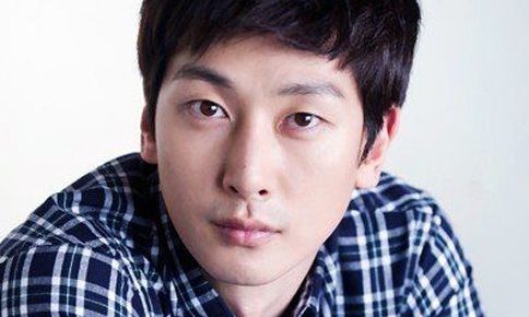 韓国俳優シムジホ