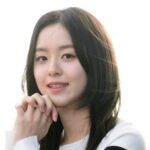 韓国女優パクジフ