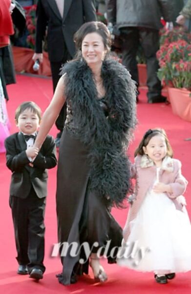 韓国女優キムミスクと子供
