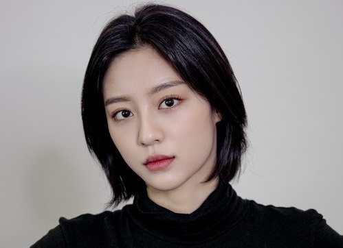 韓国女優カンミナ