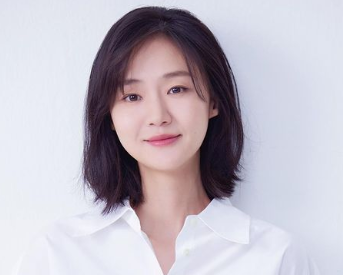 韓国女優パクイェヨン