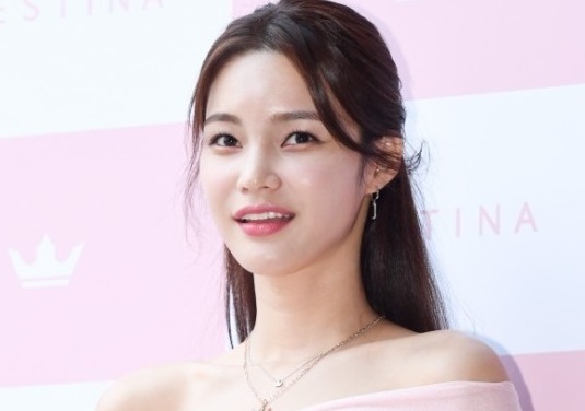 韓国女優モデルハンウトゥム