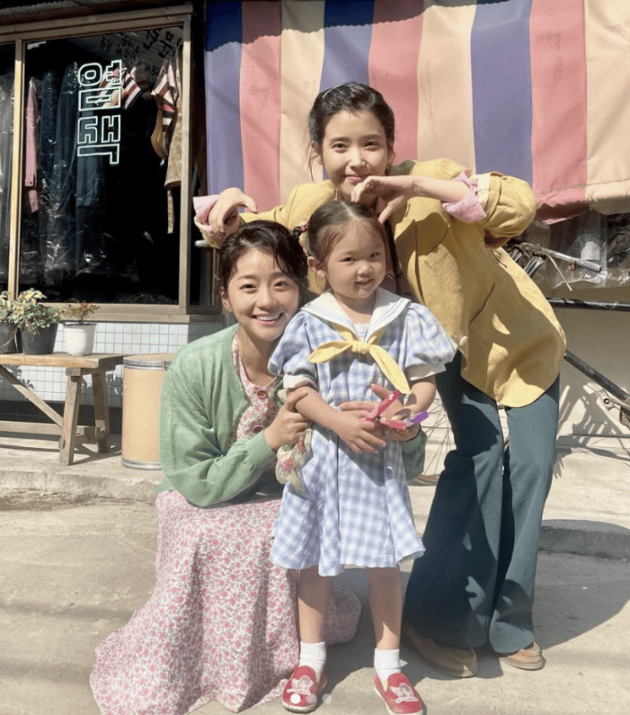 韓国女優チェソアンと共演のIU（アイユー）